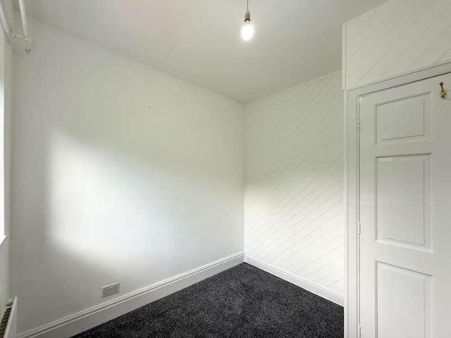 House for sale in Holmfirth, New Mill
