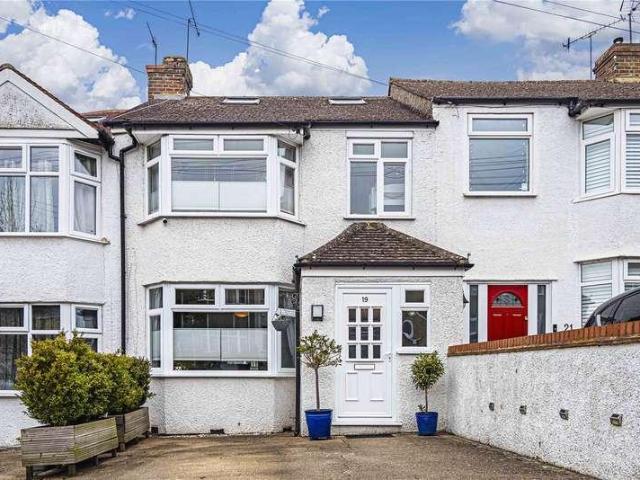 House for sale in Bennetts End, Pouchen End
