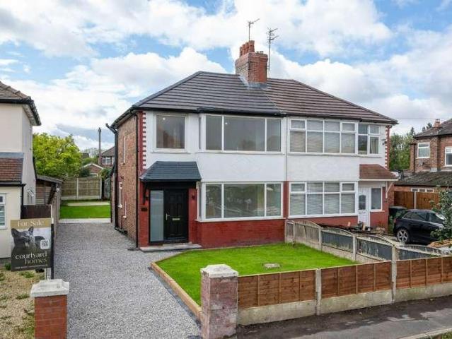 House for sale in Hood Manor