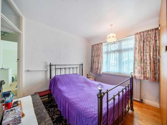 House for sale in Watford Rural, Batchworth
