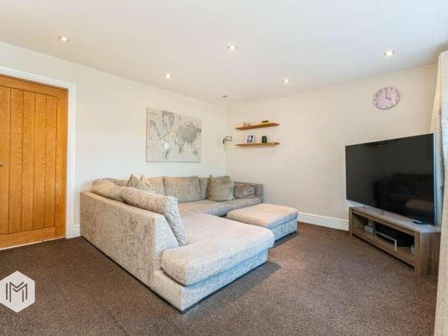 House for sale in Bradshaw, Lee Bank