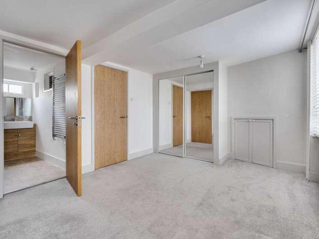 House for sale in Black Bourton, Oxfordshire