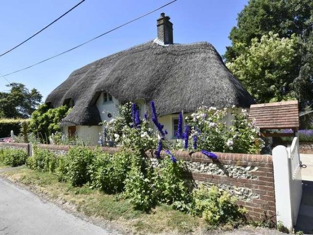 House for sale in Tarrant Monkton, East Dorset