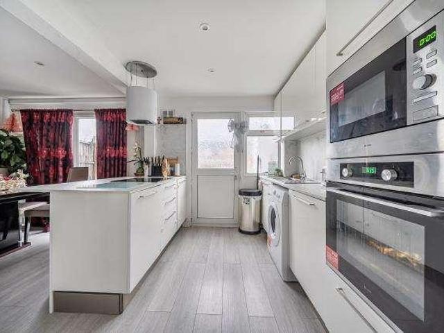 House for sale in Caldecott, Dromore