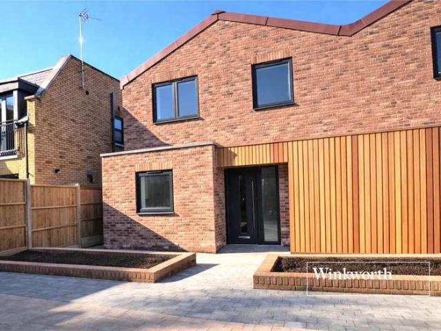 House for sale in New Barnet, Greater London