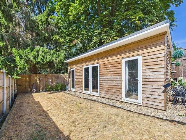 House for sale in Old Dean, Heol-las