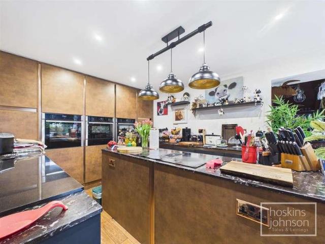 House for sale in Pantygraigwen, Pontypridd