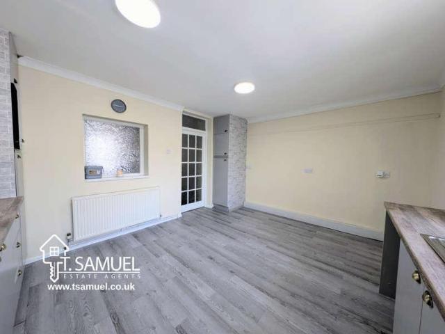 House for sale in Penrhiwceiber, Wales