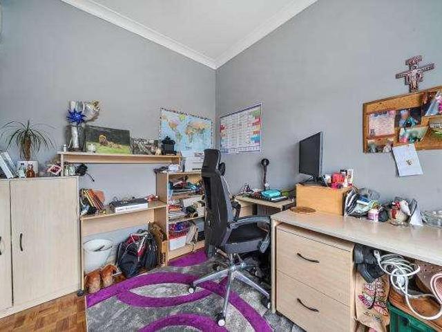House for sale in Totteridge, Buckinghamshire