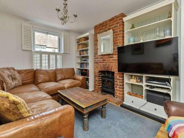 House for sale in Fole, Surrey