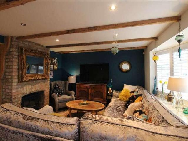 House for sale in Leigh-on-Sea, Alton Barnes