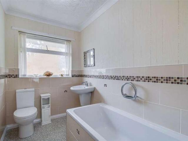House for sale in Wakefield, Crofton