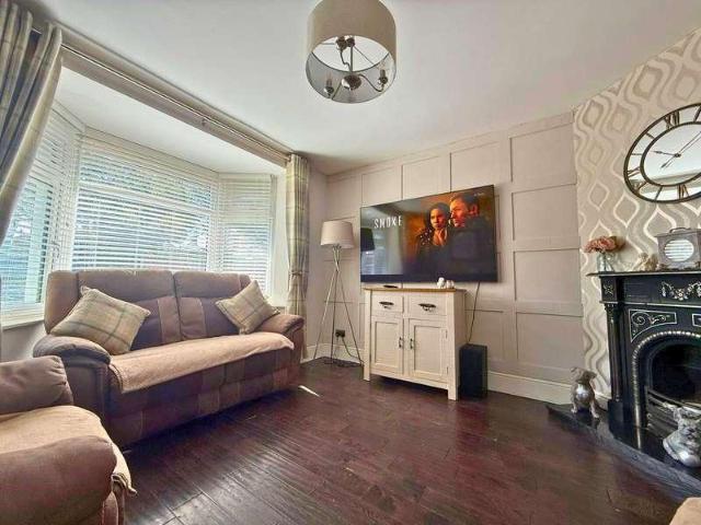 House for sale in West Bromwich, Hall End