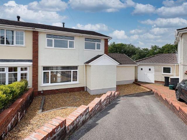 House for sale in Blaenhonddan, Bryncoch