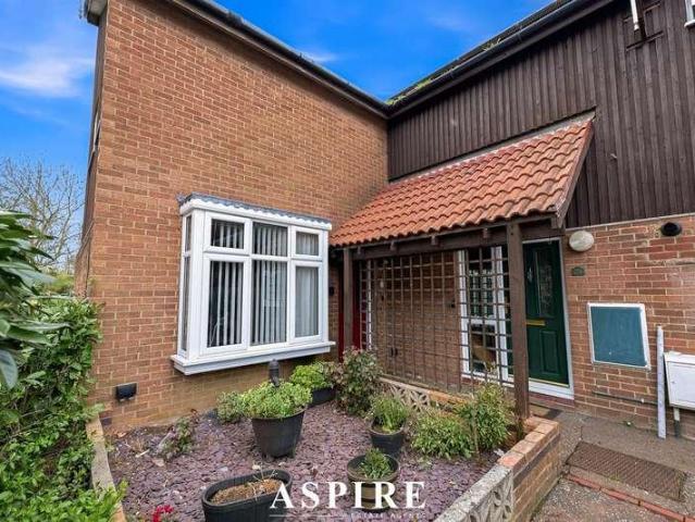 House for sale in Bowers Gifford, Essex