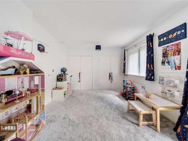 House for sale in Uxbridge, Hillingdon