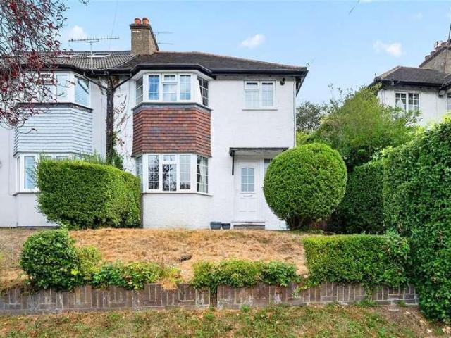 House for sale in London Borough of Croydon, Kenley