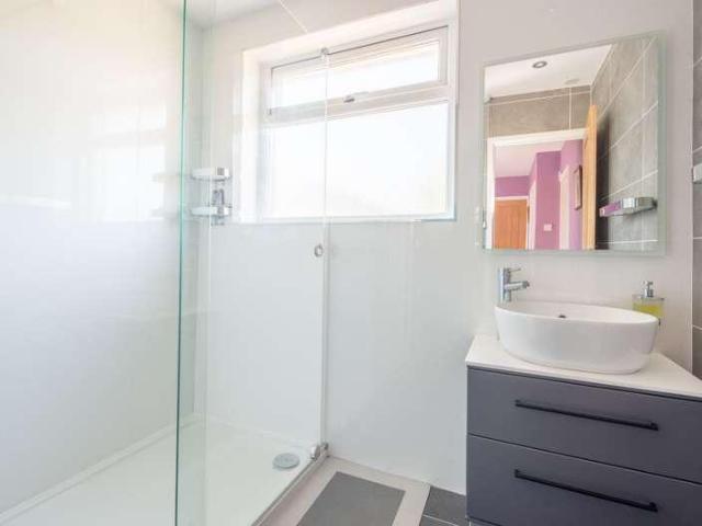 House for sale in Cottingley, West Yorkshire