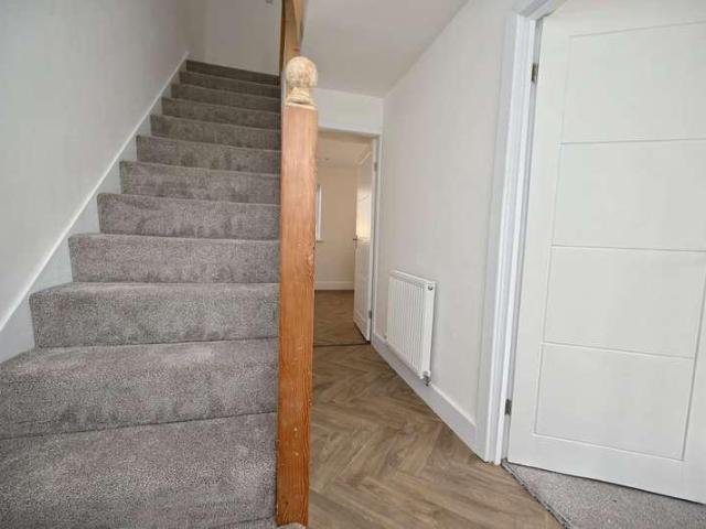 House for sale in Mapplewell, South Yorkshire