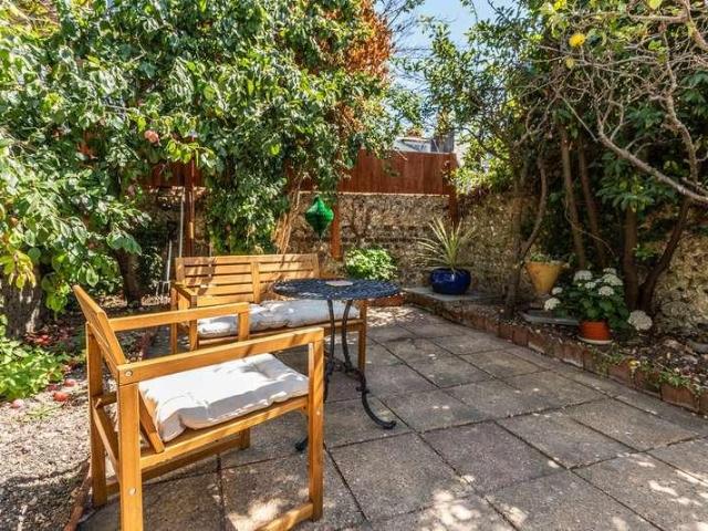 House for sale in Round Hill, Brighton & Hove