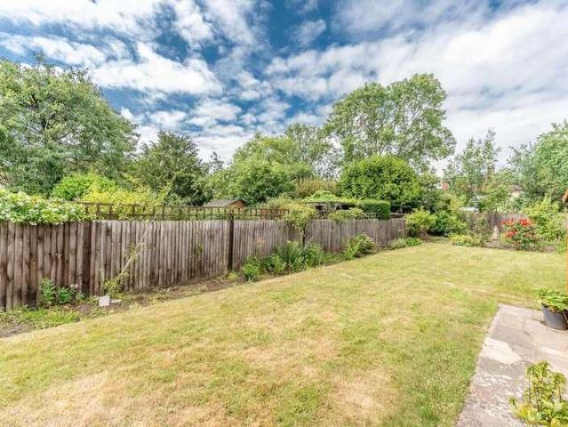House for sale in Ruislip, Eastcote