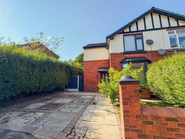 House for sale in Westhoughton, Lee Bank