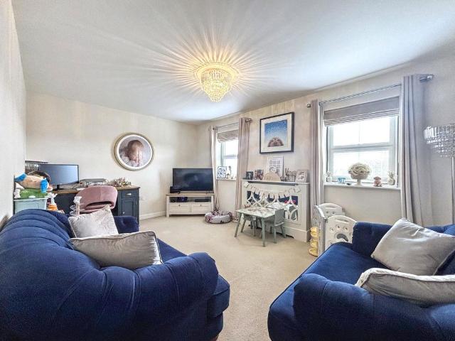 House for sale in Highfield, High Spen