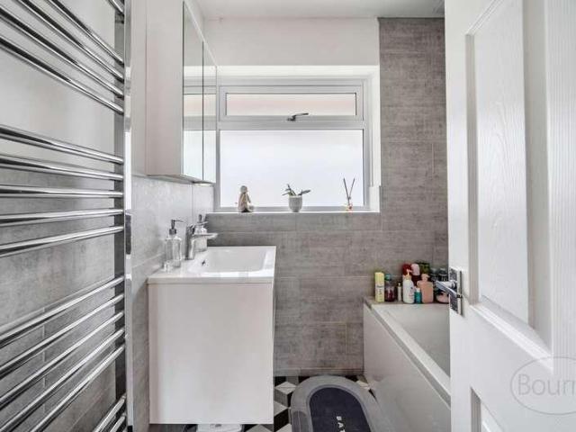 House for sale in Fole, Surrey
