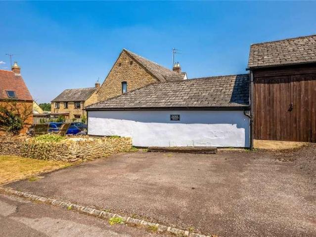 House for sale in Black Bourton, Oxfordshire