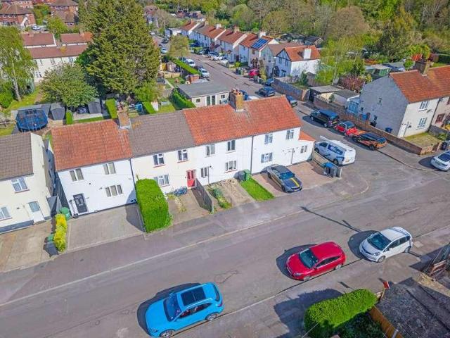 House for sale in Pachesham Park, Surrey