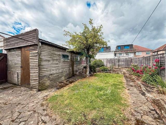 House for sale in South Stanmore, Greater London