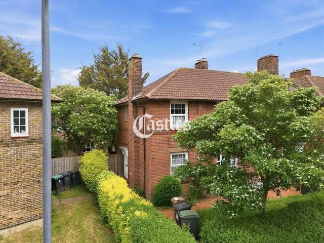 House for sale in Tower Gardens Estate, Greater London