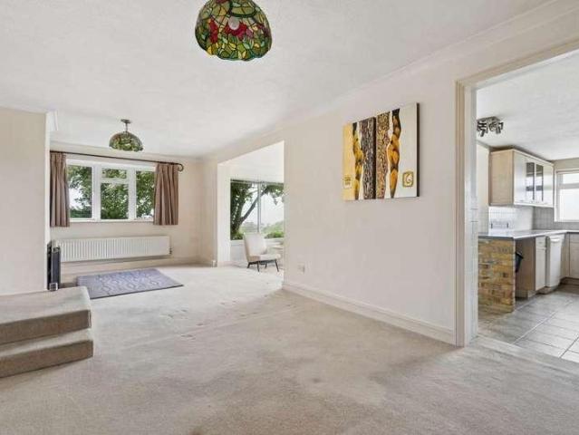 House for sale in Aston Clinton, Buckinghamshire
