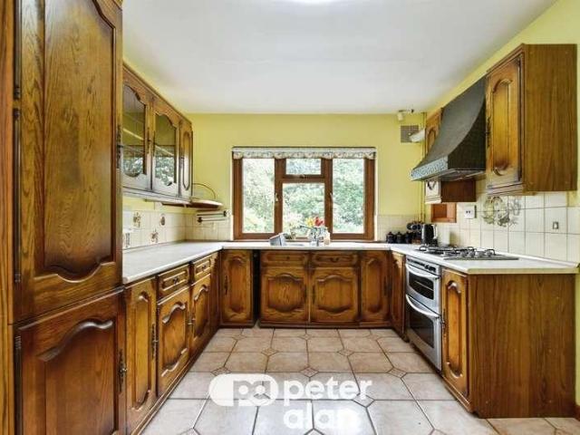 House for sale in Vaynor, Wales