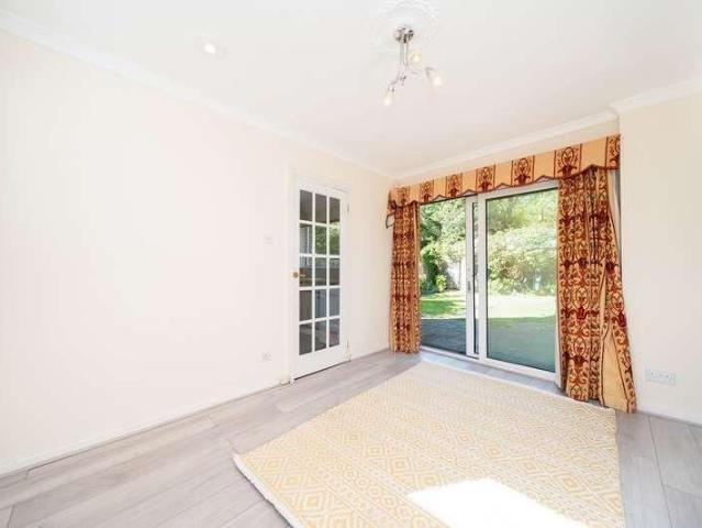 House for sale in Gerrards Cross, Tatling End
