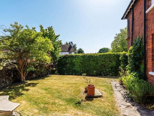 House for sale in The Butts, Kent