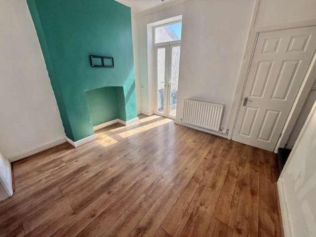 House for sale in Newport, Somerton
