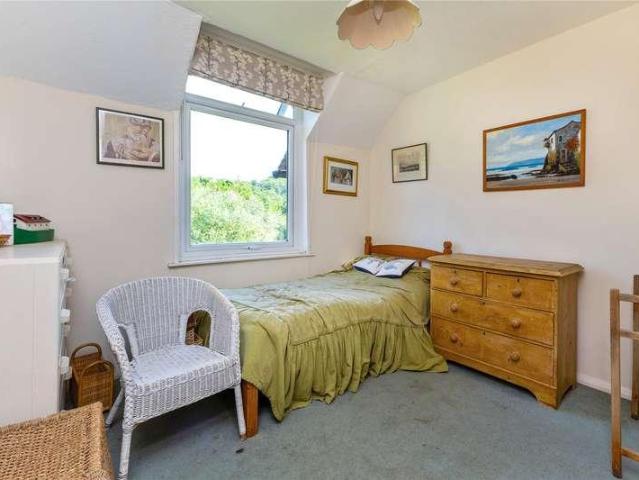 House for sale in Fole, Surrey