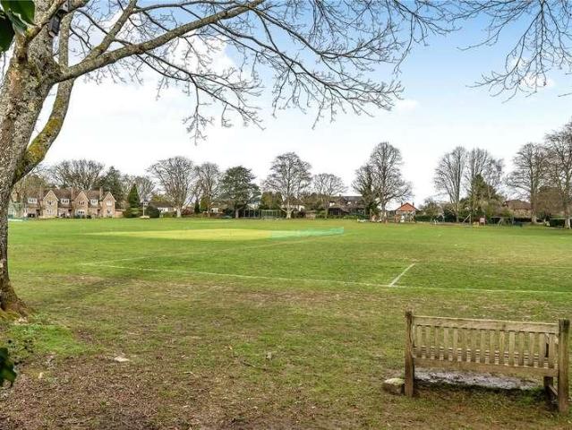 House for sale in Fole, Surrey