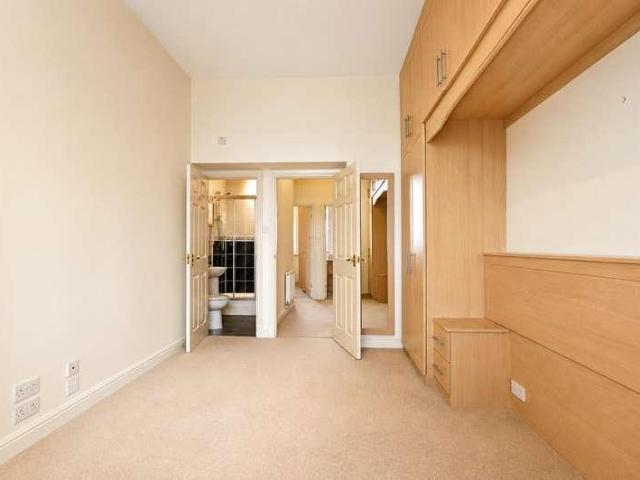House for sale in Green Close, Warwickshire