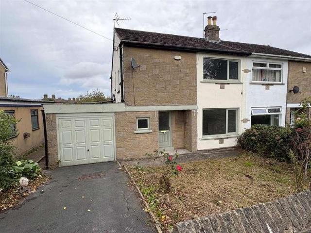 House for sale in Lower Wyke, West Yorkshire