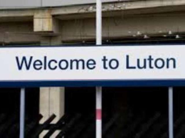 House for sale in Luton, Farley Hill