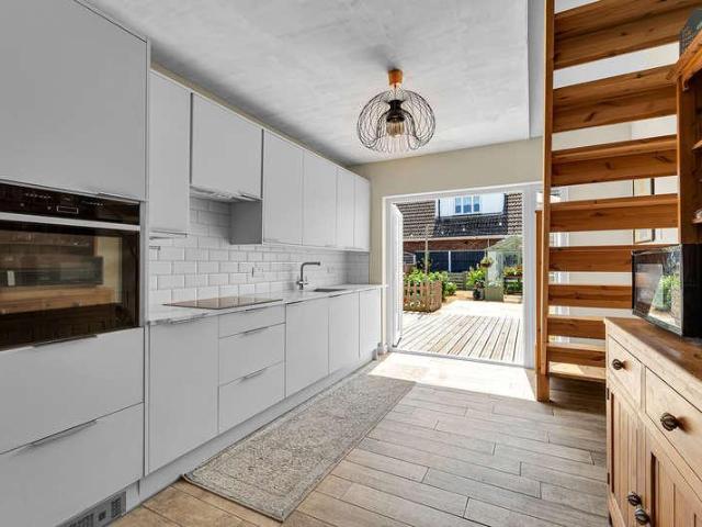 House for sale in Ashford, Chattern Hill