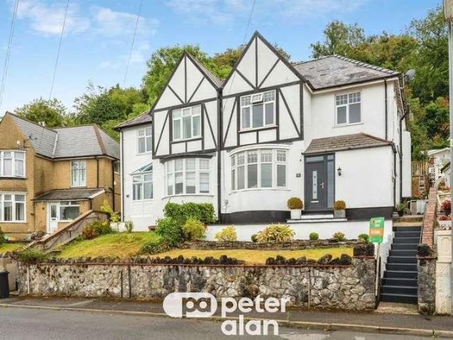 House for sale in Cimla, Neath