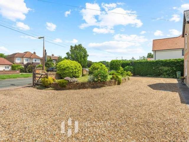 House for sale in Five Acres, Hertfordshire