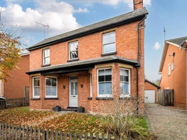 House for sale in Farnborough, Hampshire