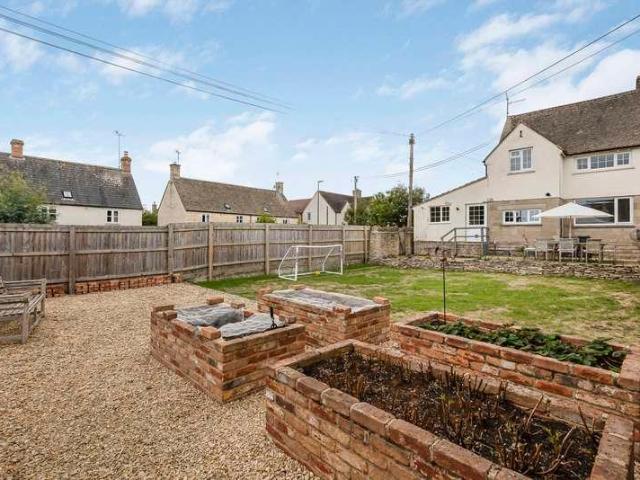 House for sale in Fossebridge, Gloucestershire