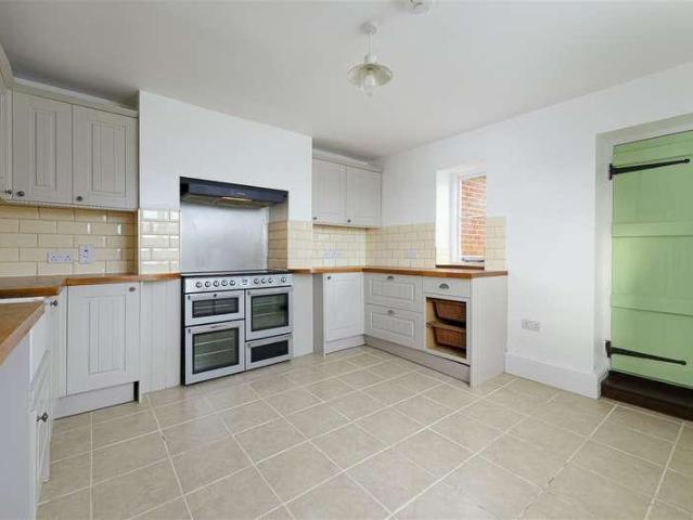 House for sale in Oad Street, Kent