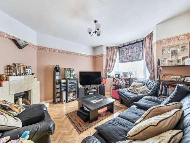 House for sale in Berrylands, Greater London