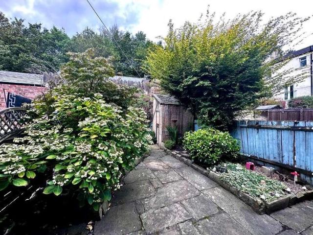 House for sale in Milnsbridge, West Yorkshire